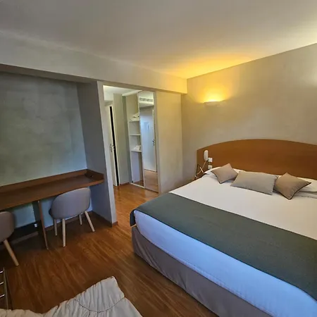 拉路特爱格特酒店 3*